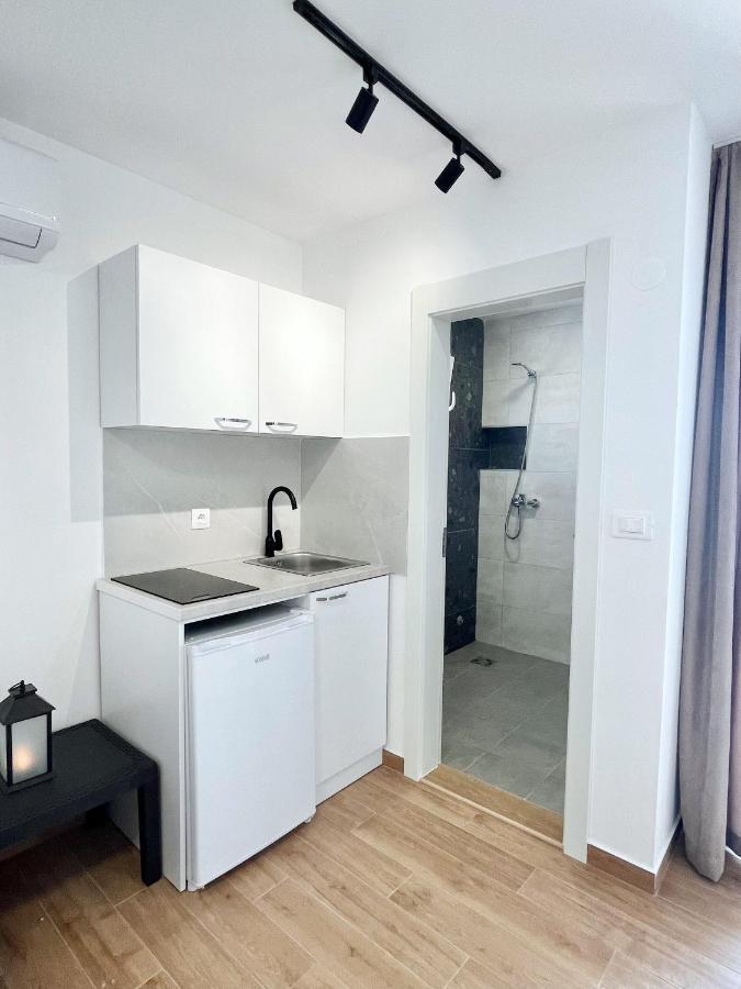 Lana Apartmani Bar Exterior photo