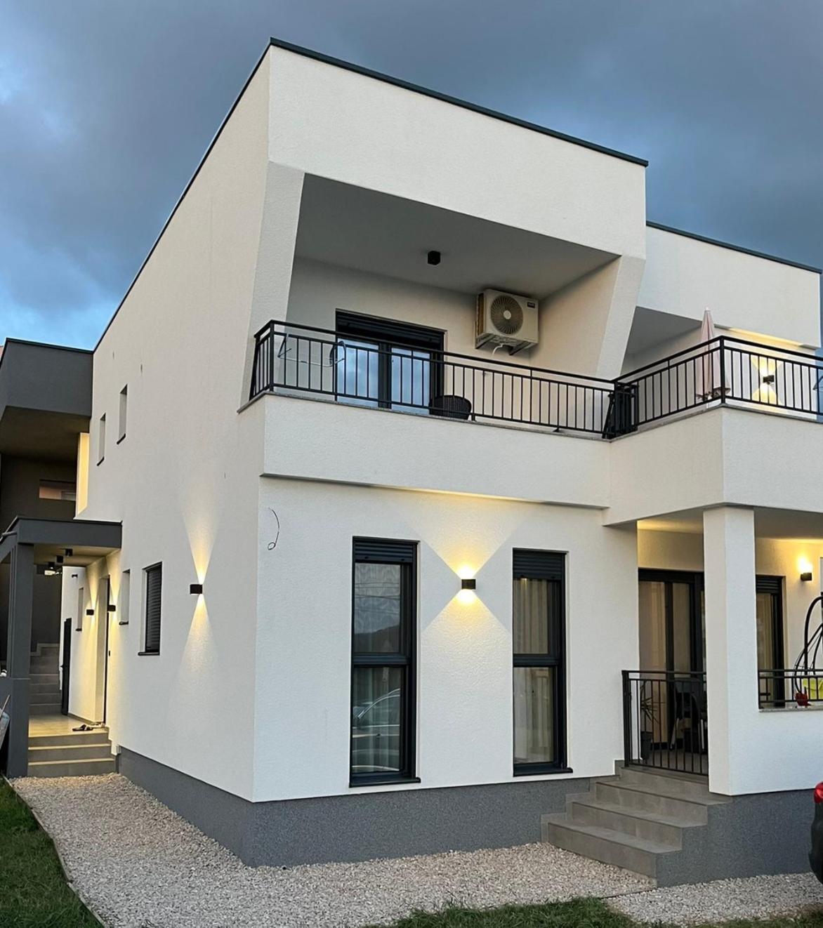Lana Apartmani Bar Exterior photo